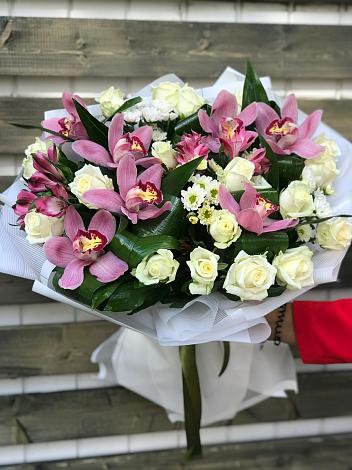 Букет цветов из: Розы и Хризантемы в Частые