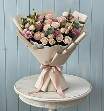 Букет цветов из:  Розы и Лизиантусы в Частые