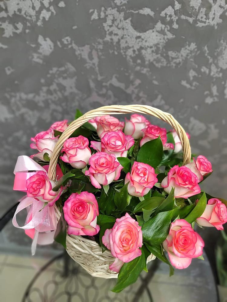 Цветочная композиция из Розы в корзине в Частые