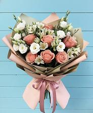 Букет цветов из:  Розы, Альстромерии и Лизиантусы в Частые