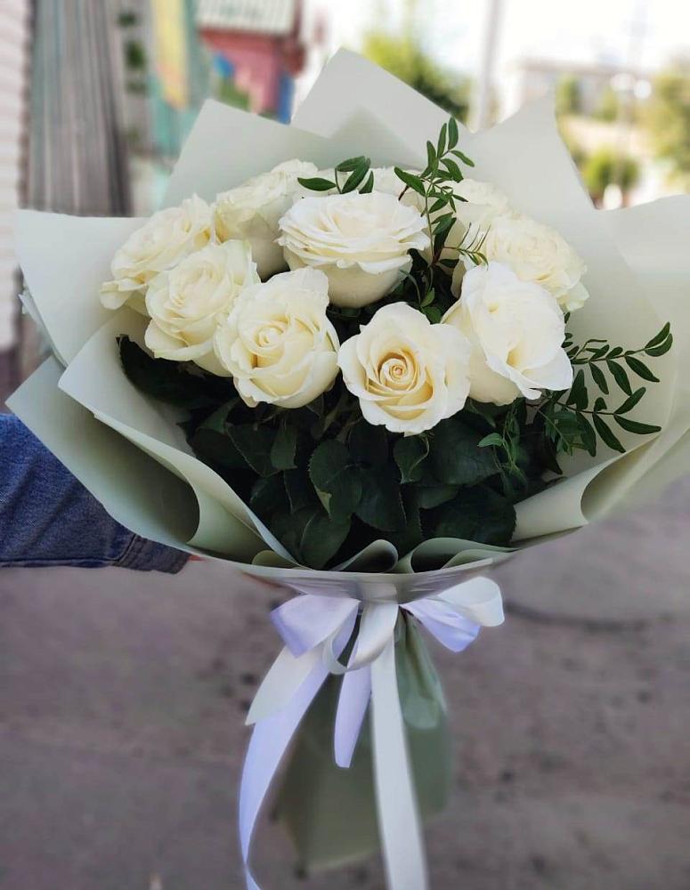 Букет Белые розы Проуд в Частые