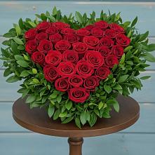 Цветочная композиция из Розы в виде сердца в Частые