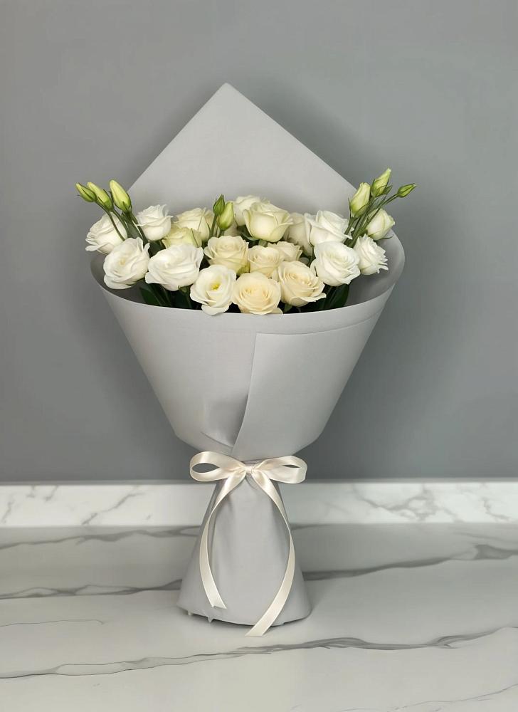 Букет цветов из: Розы и Лизиантусы в Частые