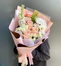 Букет цветов из:  Хризантемы и Розы в Частые