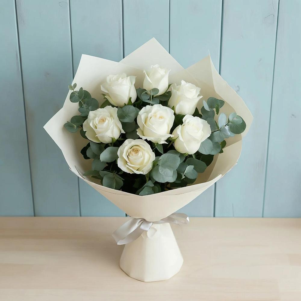 Букет Белые розы в Эвкалипте в Частые