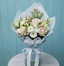 Букет цветов из:  Розы и Лизиантусы в Частые
