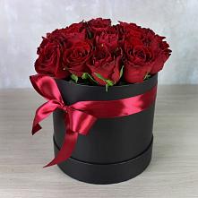 Цветочная композиция из Розы в шляпной коробке в Частые