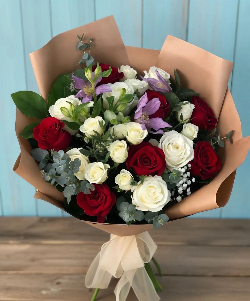 Букет цветов из: Розы и Альстромерии в Частые