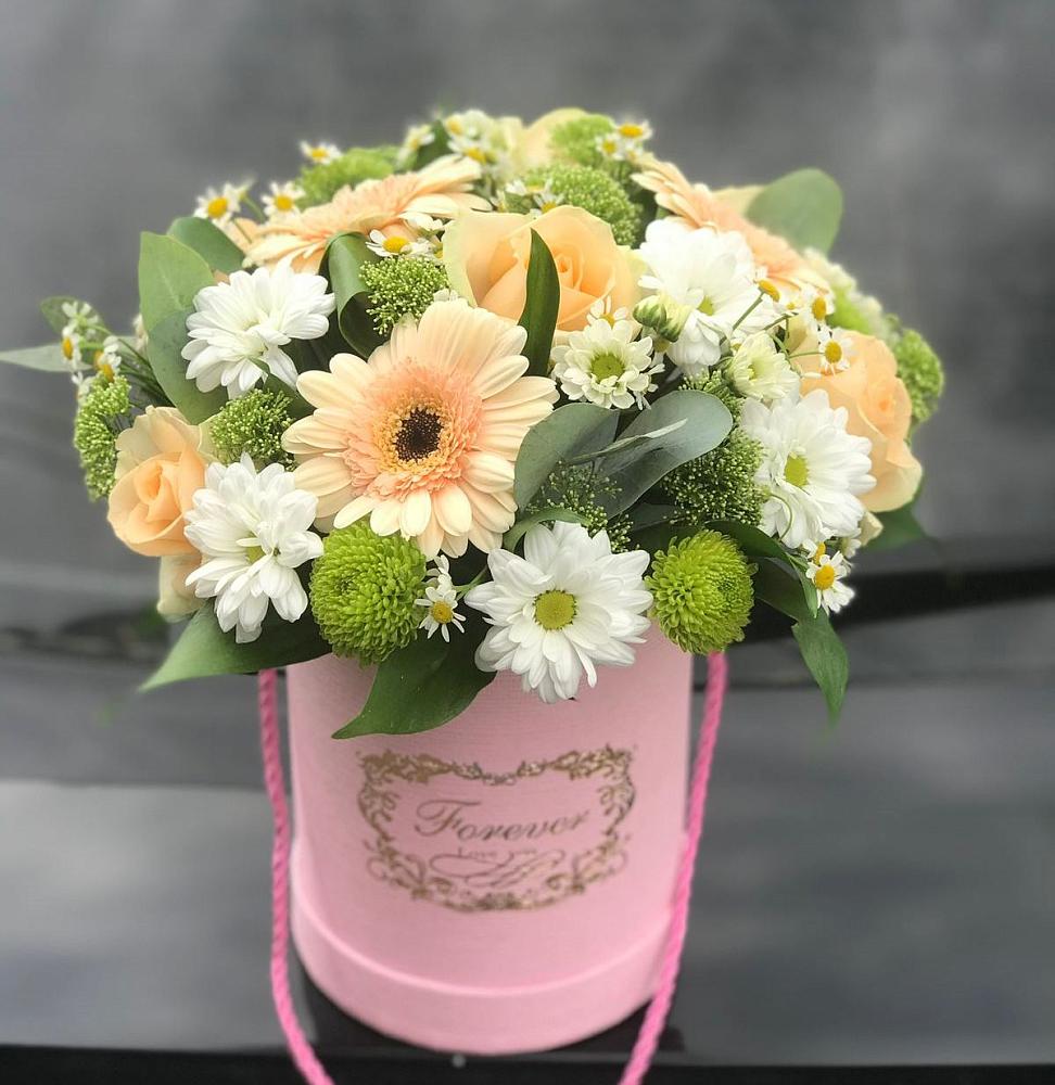 Цветочная композиция из Розы, Герберы и Хризантемы в шляпной коробке в Частые