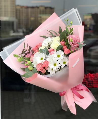 Букет цветов из: Розы, Лизиантусы и Хризантемы в Частые