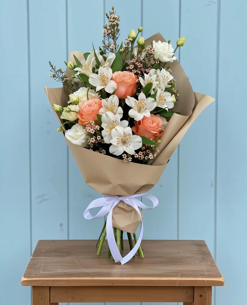 Букет цветов из: Альстромерии, Лизиантусы, Розы и Хризантемы в Частые