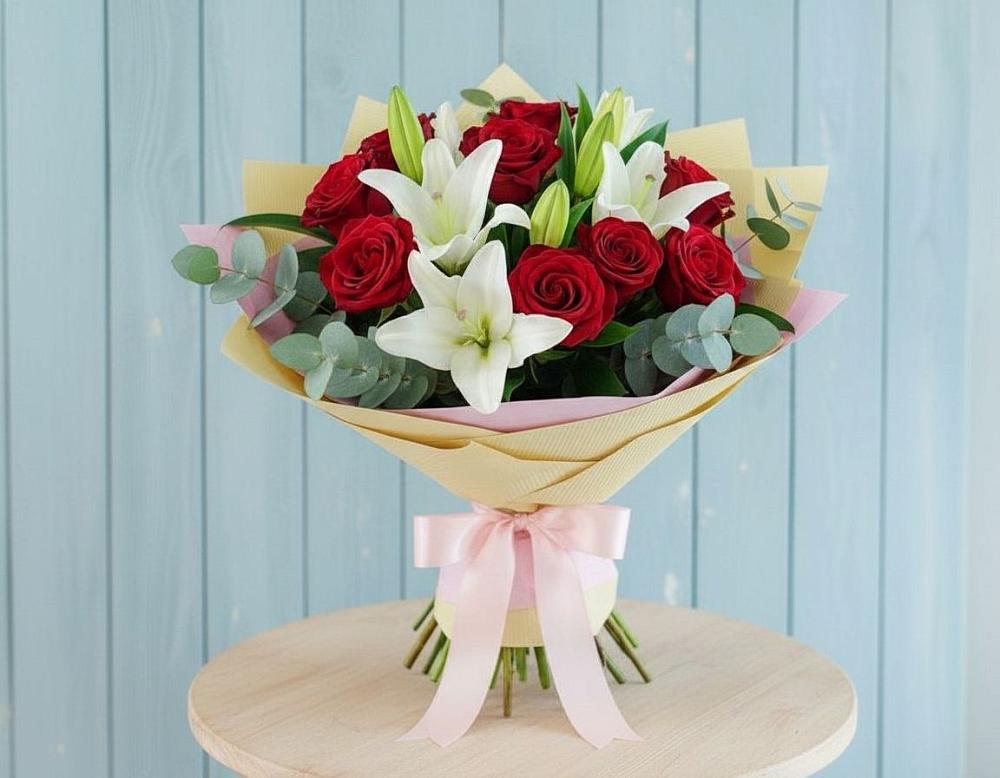 Букет цветов из: Лилии и Розы в Частые